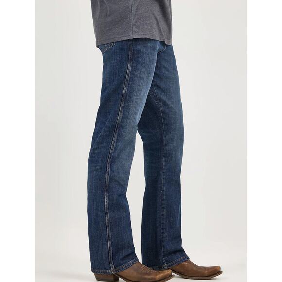 Men’s Wrangler Retro Relaxed Boot 34 X 32 Blue Jeans. Great Condition - Picture 3 of 6